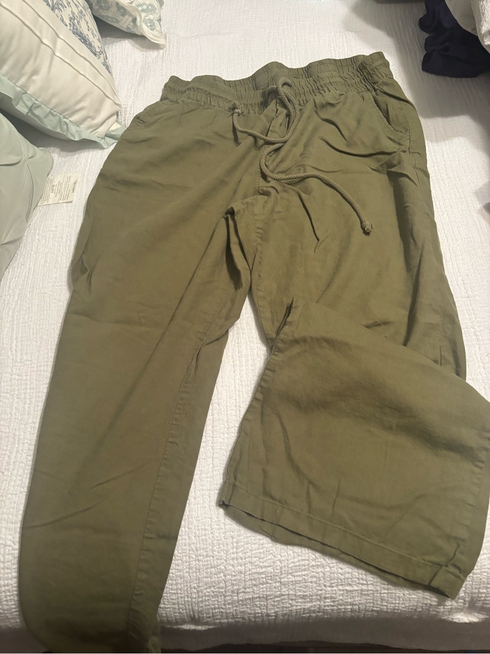 Women’s Olive Drawstring Linen Pants